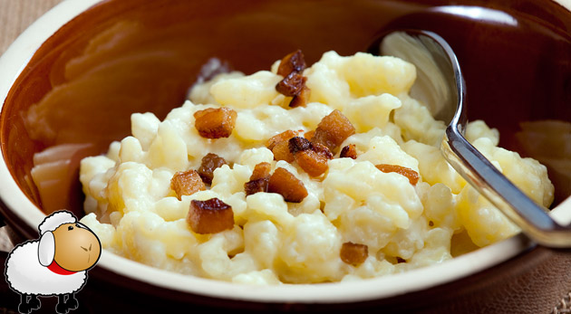 Bryndzové halušky s chrumkavou slaninkou v hoteli 