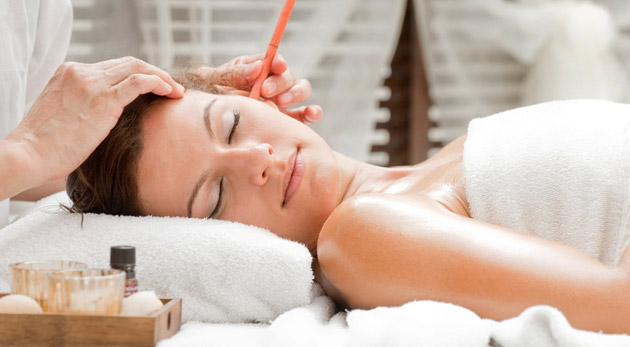 1 pár aromatických sviečok na čistenie uší.