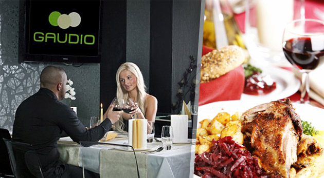 Kráľovské husacie hody pre 5 - 7 osôb s červenou k