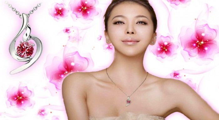 Anjelsky krásny náhrdelník Lucky Angel so Swarovsk