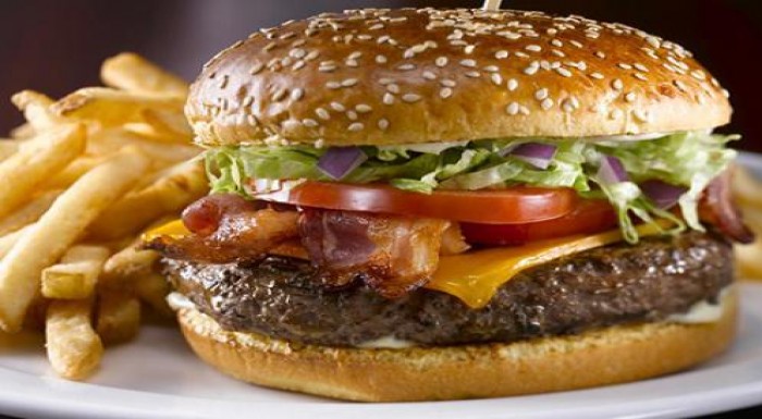 Fandite Slovanu s plným bruchom! Pravý hovädzí bur