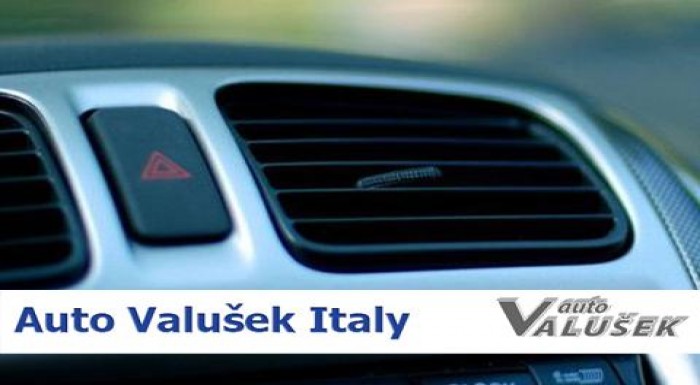 Dajte zbohom nepríjemným zápachom v aute! Čistenie