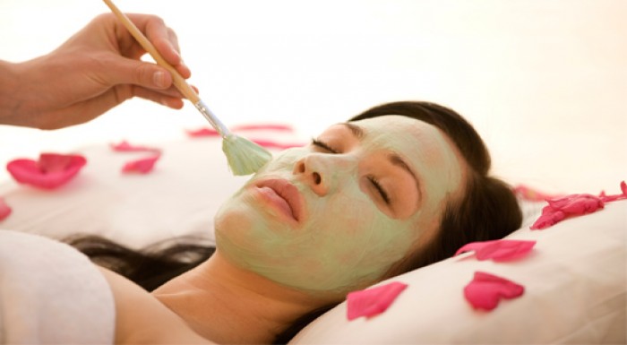 Zimné nechtíkové ošetrenie pleti spojené s masážou