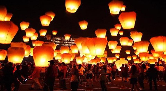 Vypustite svoje želanie do neba! 10 ks farebných b