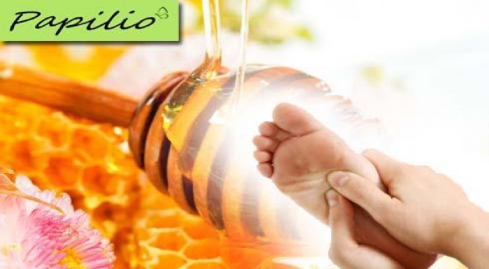 Relaxačné medové ošetrenie nôh spojené s reflexnou