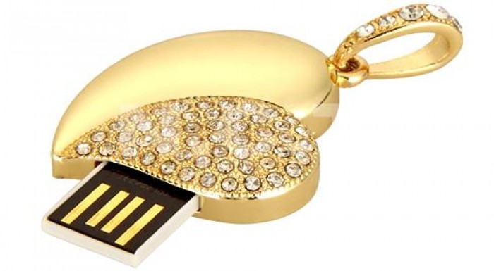 Luxusné šperkové USB (4GB) v tvare srdca s retiazk