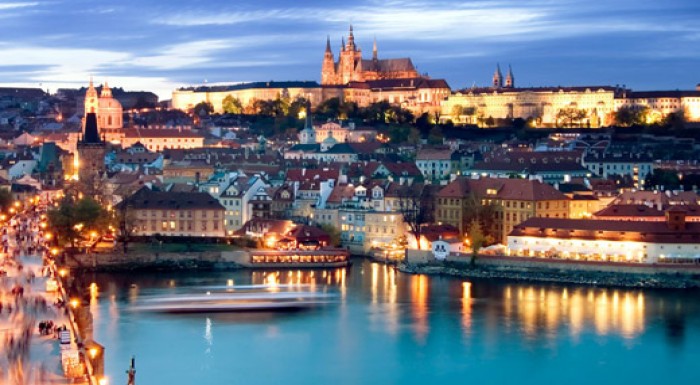 Romantická noc v stovežatej Prahe!