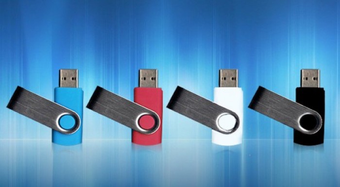 Špičkový USB kľúč na výber 16 GB alebo 32 GB