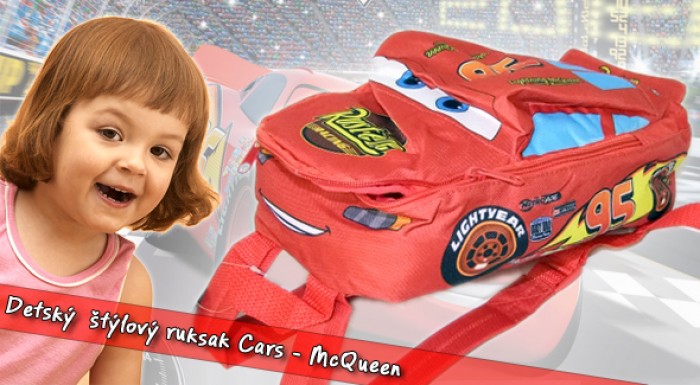 Trendy detský ruksak Cars v tvare autíčka McQueen.