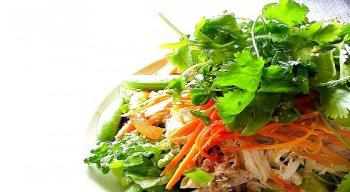 Príďte si pochutiť na  chutnom šaláte podľa vlastn