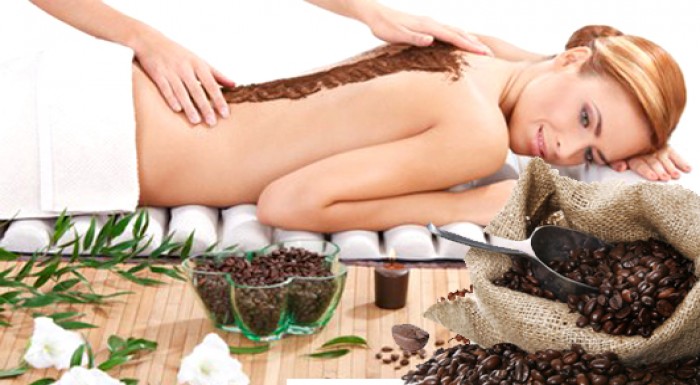 Celotelový peeling kokosom alebo kávou