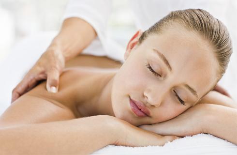 Masáž chrbta šije a krku so zľavou 50%, teraz len 