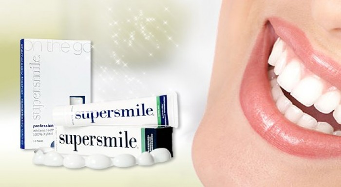Bieliaca zubná pasta alebo bieliace žuvačky SUPERS