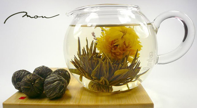 Čajník kvitnúceho čaju