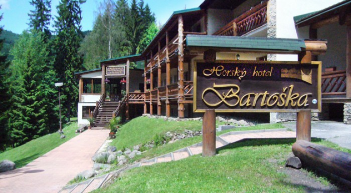 Farebná jeseň v horskom hoteli Bartoška