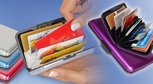 Luxusný kovový vizitkár vrátane poštovného.