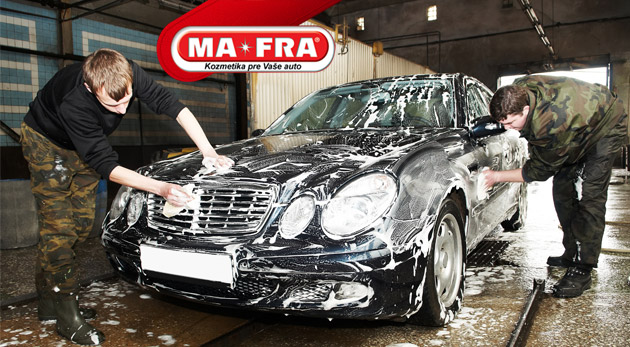 Čistenie automobilu v Ružinove