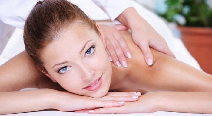 Masáž chrbta a šije alebo kráľovská masáž