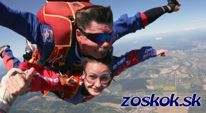 Odhoďte zábrany a vyskúšajte tandemový zoskok.