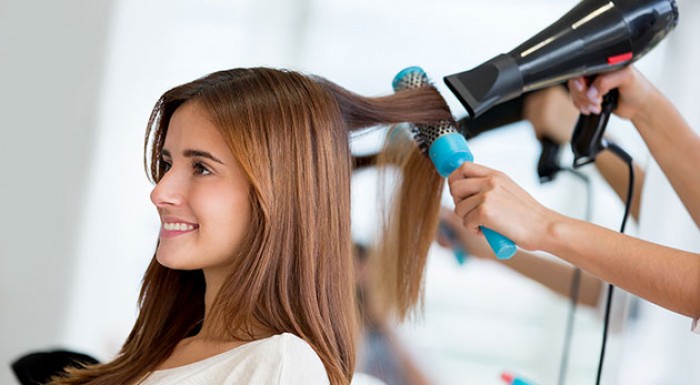 Elegantný spoločenský účes