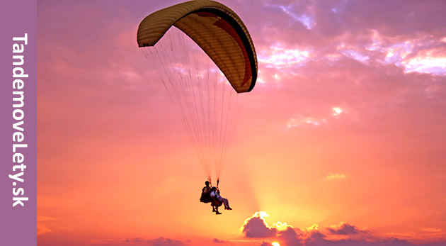 Vzrušujúci tandemový let na padáku