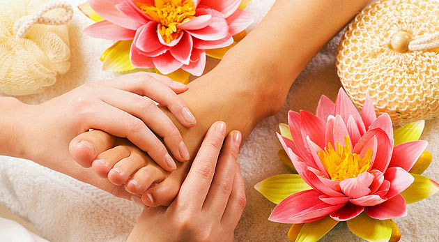 Polhodinová reflexná masáž chodidiel