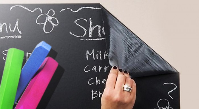 Samolepiaca tabuľa s 5 farebnými kriedami