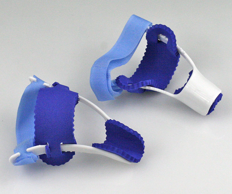 Prstový fixátor - 2 ks v balení na ľavú a pravú nohu modrý