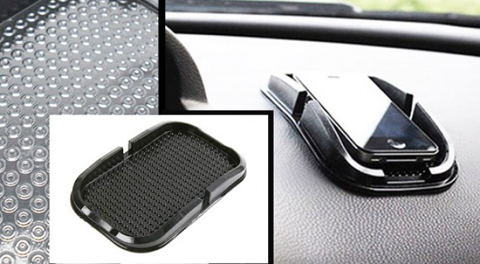 Protišmyková podložka na GPS do auta