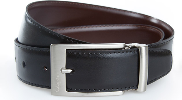 Elegantný obojstranný kožený pánsky opasok zn. Calvin Klein.