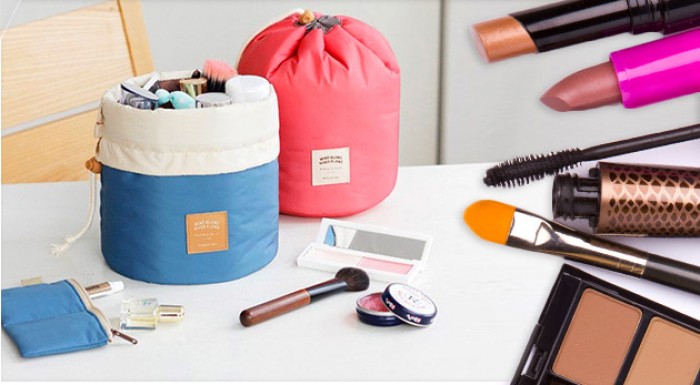 Praktická kozmetická taška s priehradkami