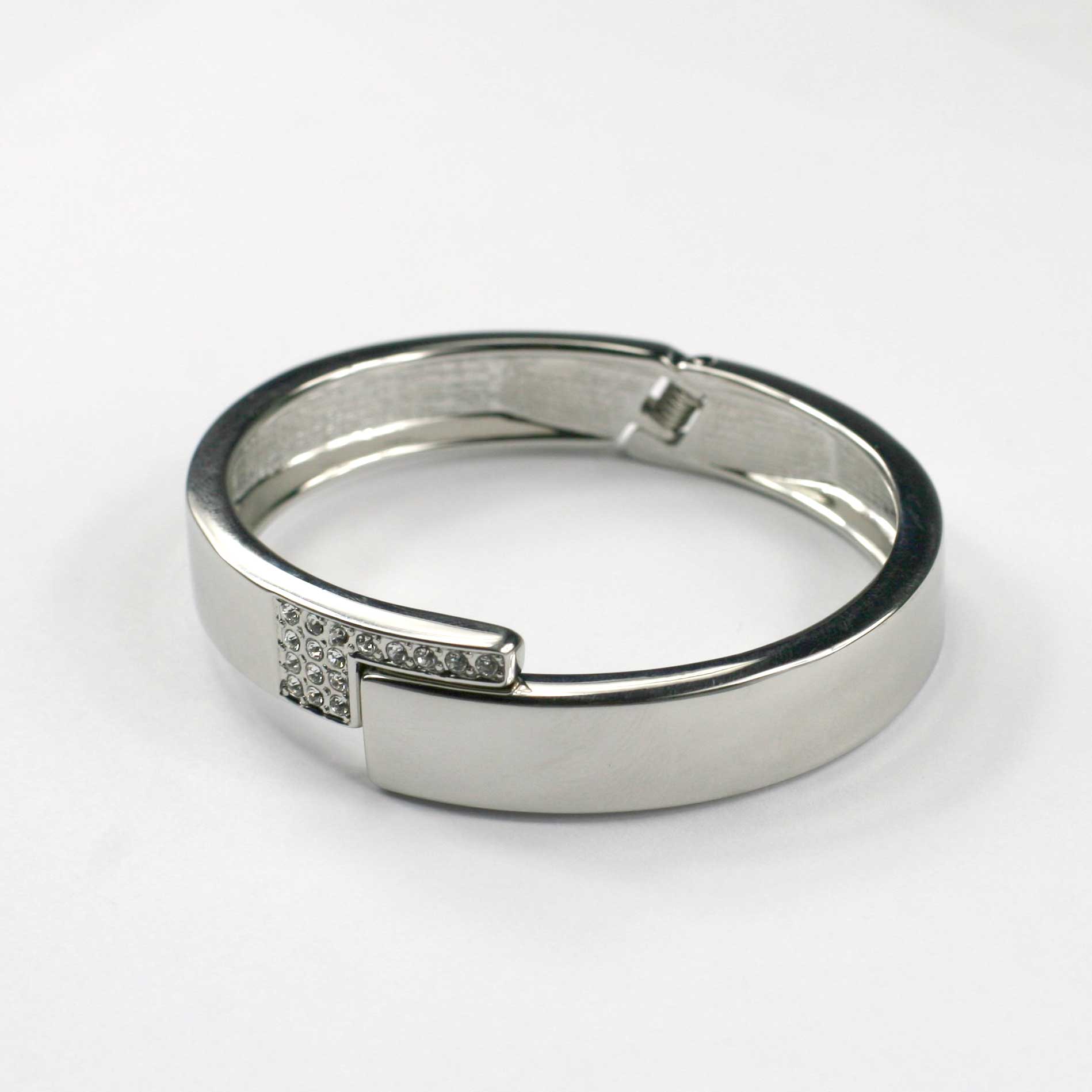 Dámsky kovový náramok - model 11