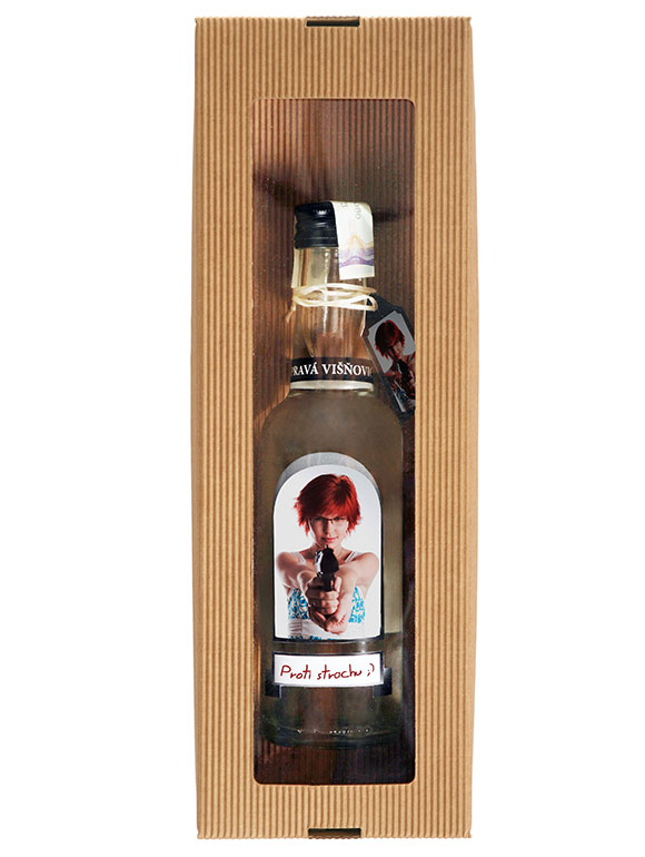 Višňovica s vlastnou fotografiou a prianím