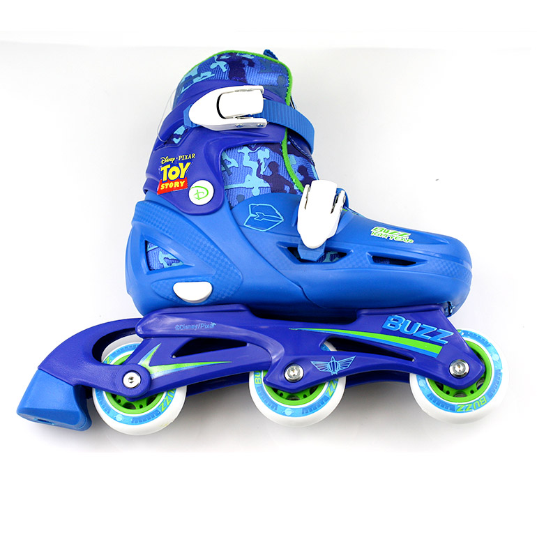 Kolieskové korčule s prilbou a chráničmi