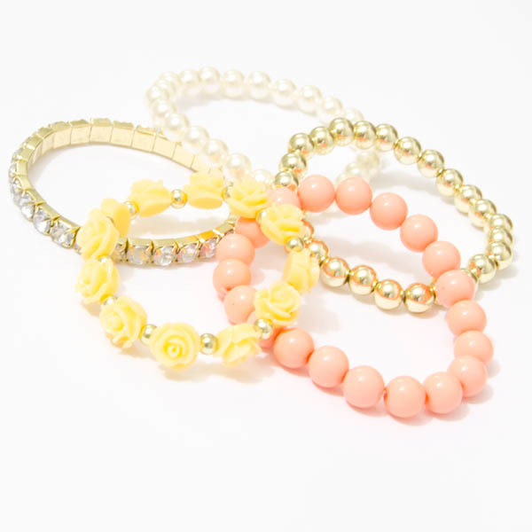 Perlový náramok s ružičkami - marhuľová farba