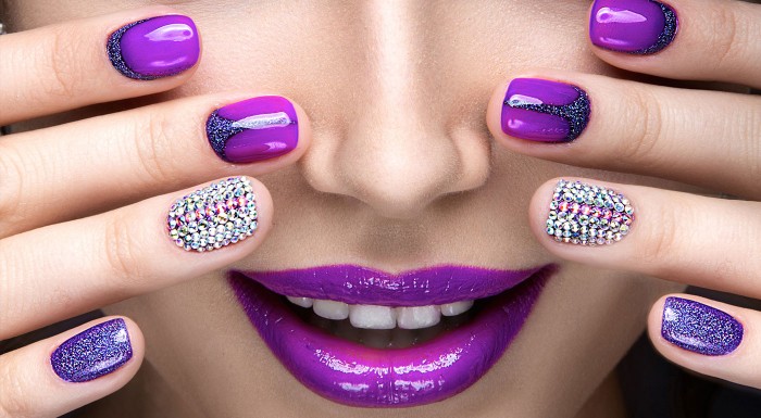 Farebné kamienky na nechty