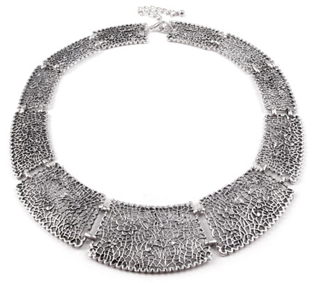 Masívny kovový náhrdelník - platinový