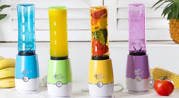 Rýchly a skladný mixér Shake 'n take s fľaškou