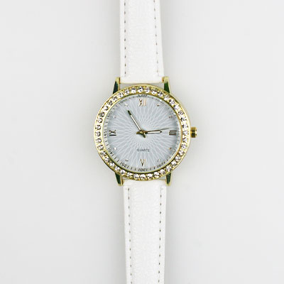 Dámske hodinky s koženkovým remienkom - biele