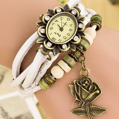 Retro hodinky s ružou, farba biela