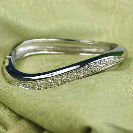 Dámsky kovový náramok - model 8