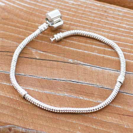 Náramok kovový na korálky