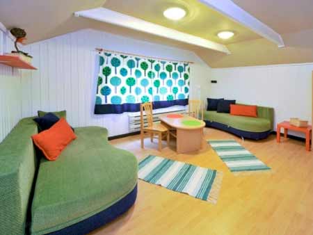 Pobyt pre 4 osoby na 3 dni (2 noci) v Chate Standard Tatry Holiday: 1x 90 minút sauna, minigolf pre štyi osoby, wellness poukážka, fľaša vína