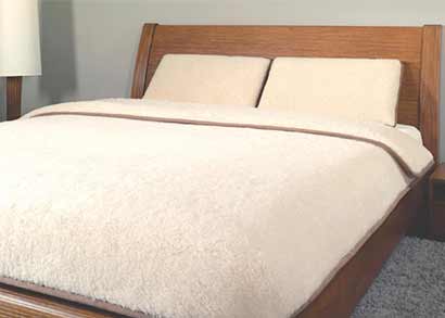 Sada deky a dvoch vankúšov z ovčej vlny