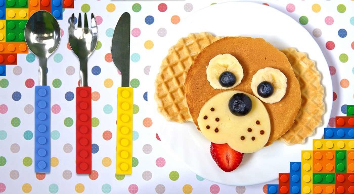 Detský príbor s motívom stavebnice