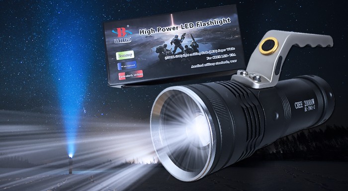 Multifunkčná LED baterka s funkciou ZOOM