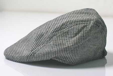 Pánska baretka - farba bielo-čierna so vzorom