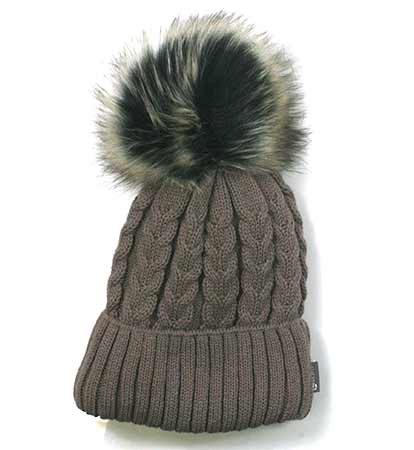 Dámska pletená čiapka so vzorom - hnedá