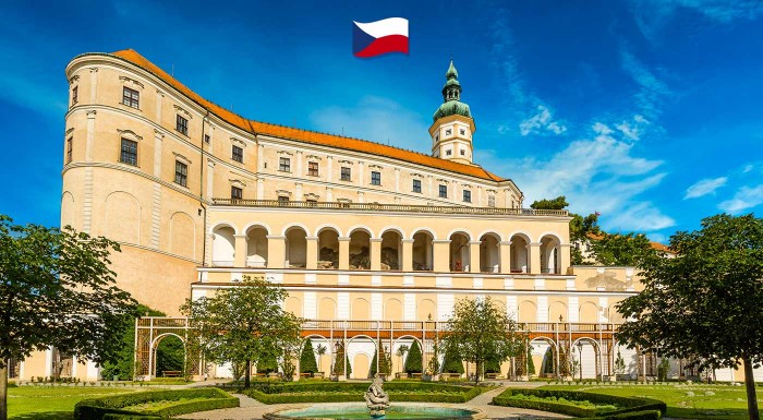 Zájazd na slávnosti mandlí a Zámok Mikulov