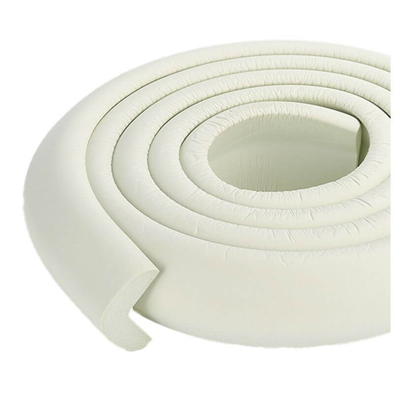 Penová ochrana rohov a hrán nábytku 2m x 3cm (tvar L) - farba biela